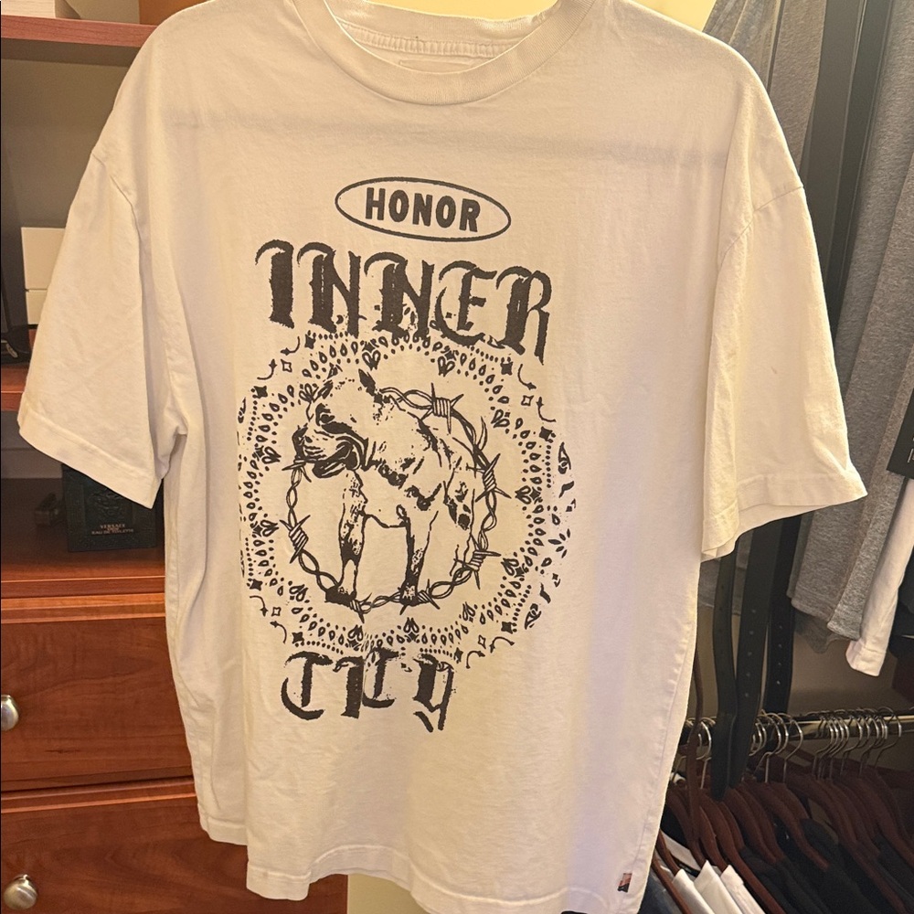Honor White Graphic Men's Short Sleeve Tee